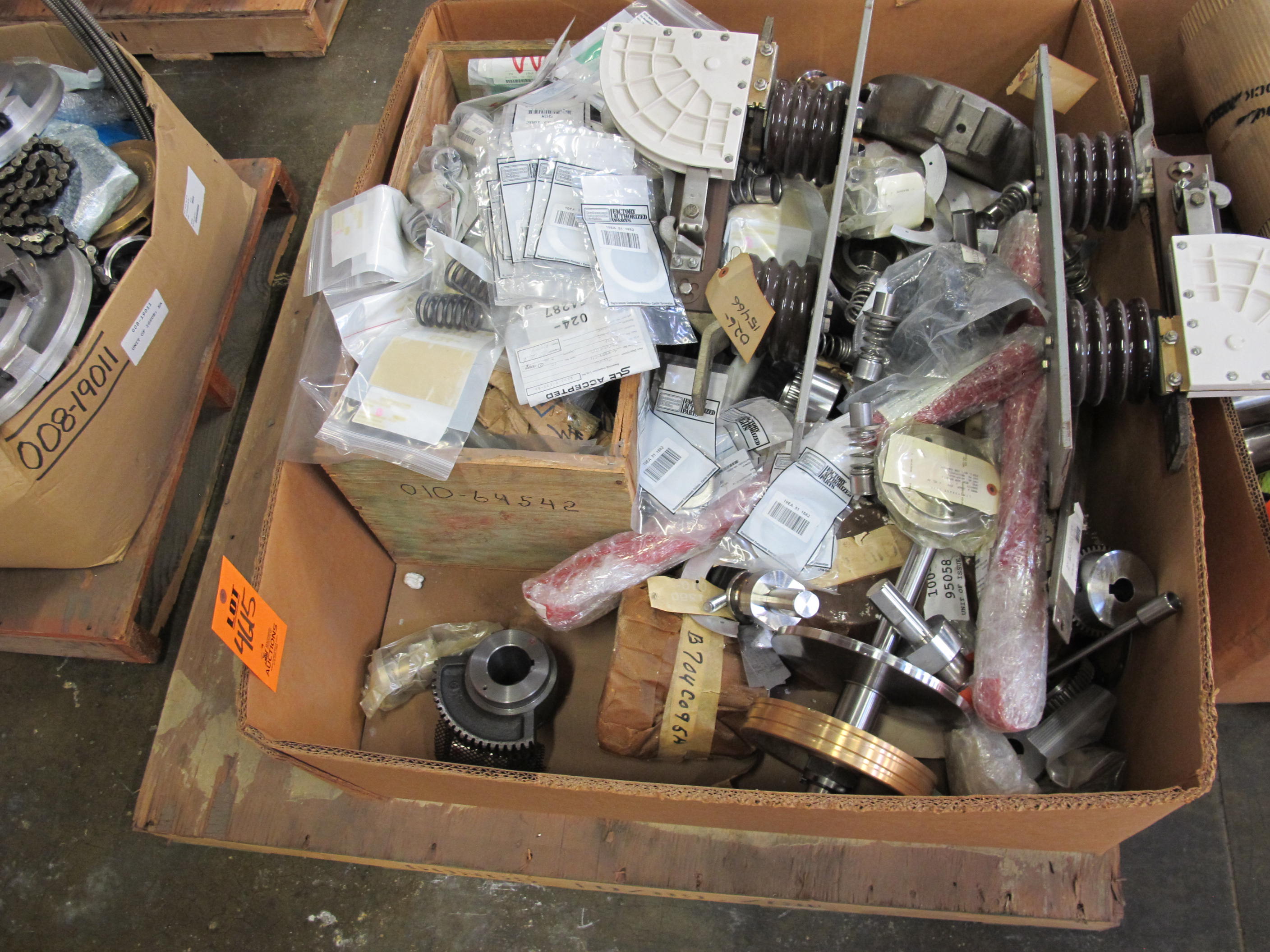 (5 PALLETS) CHECK OUT THIS SCRAP METAL! MUST SEE TO APPRECIATE! MISC STL AND METAL PARTS. LOADING & HANDLING FEE $30-4615
